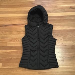 Black puffer vest